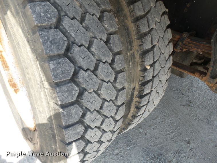 image for item DE7994 2006 International 4200 dump truck