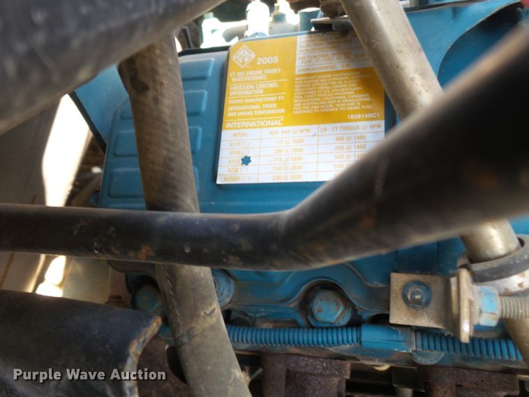 image for item DE7994 2006 International 4200 dump truck