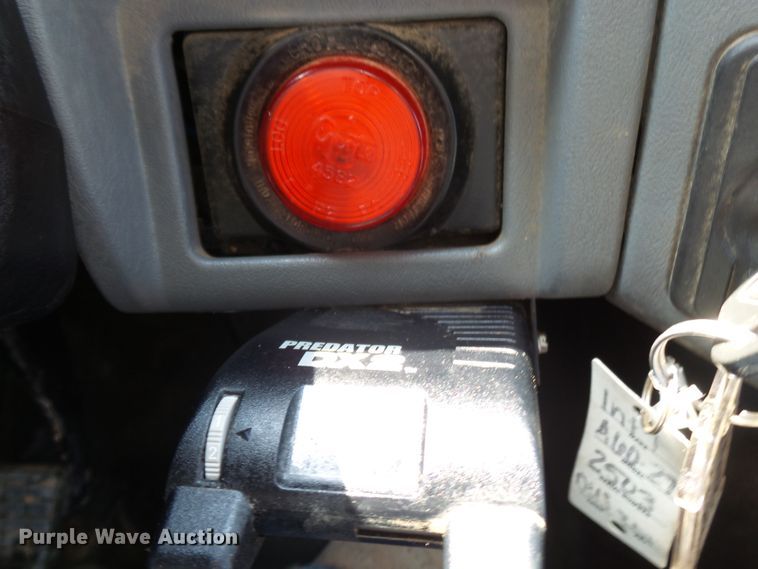 image for item DE7994 2006 International 4200 dump truck