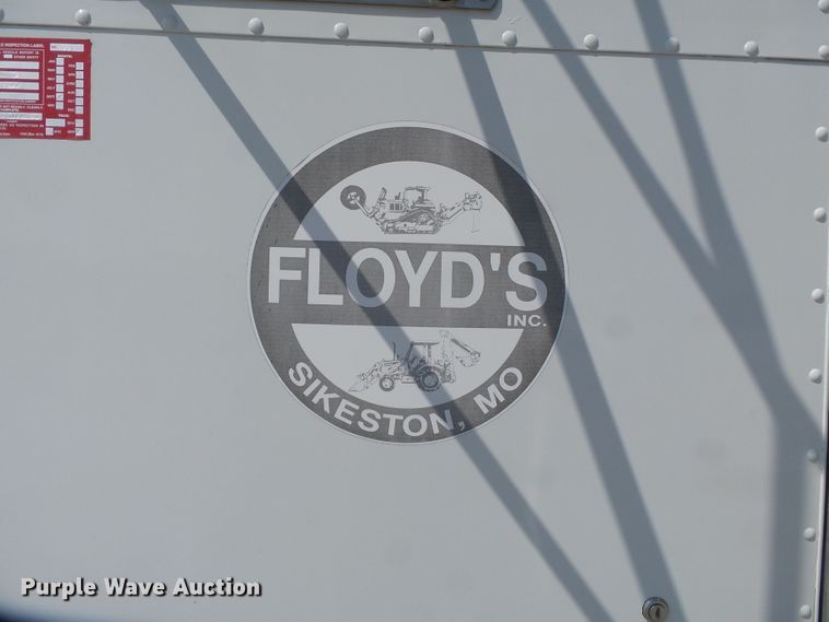 image for item DE7995 1997 Peterbilt 330 flatbed truck