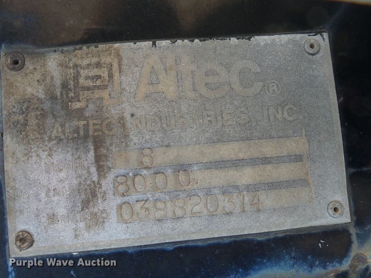 image for item DE7995 1997 Peterbilt 330 flatbed truck