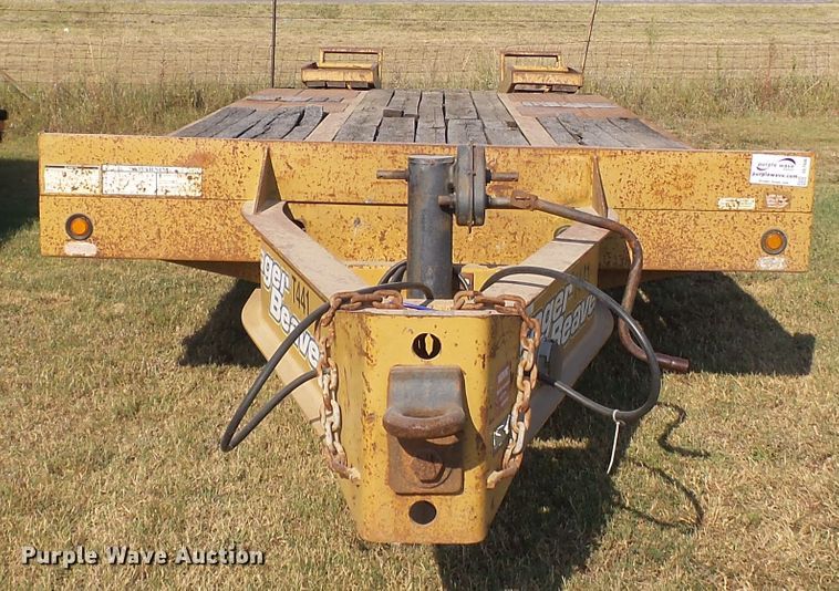 image for item DE7996 2007 Eager Beaver 20XPT equipment trailer