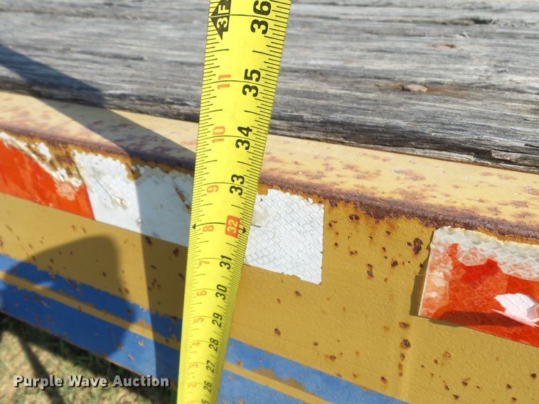 image for item DE7996 2007 Eager Beaver 20XPT equipment trailer