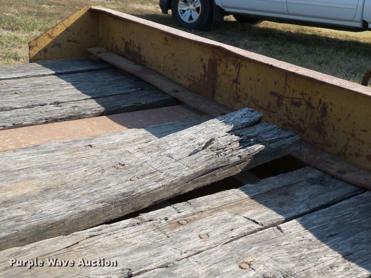 image for item DE7996 2007 Eager Beaver 20XPT equipment trailer