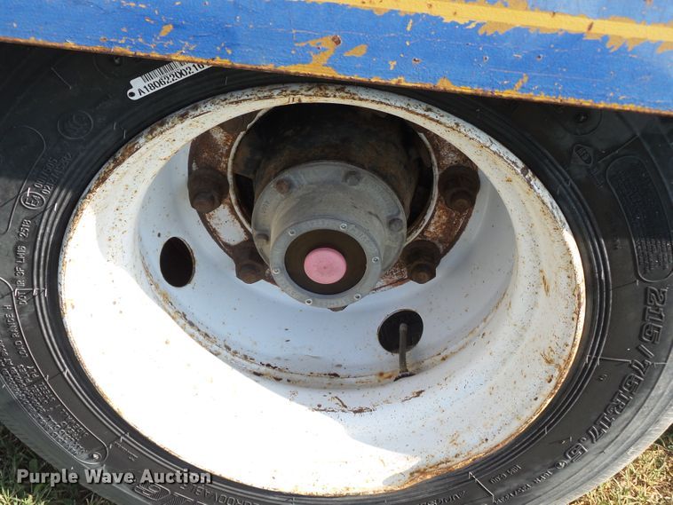 image for item DE7996 2007 Eager Beaver 20XPT equipment trailer