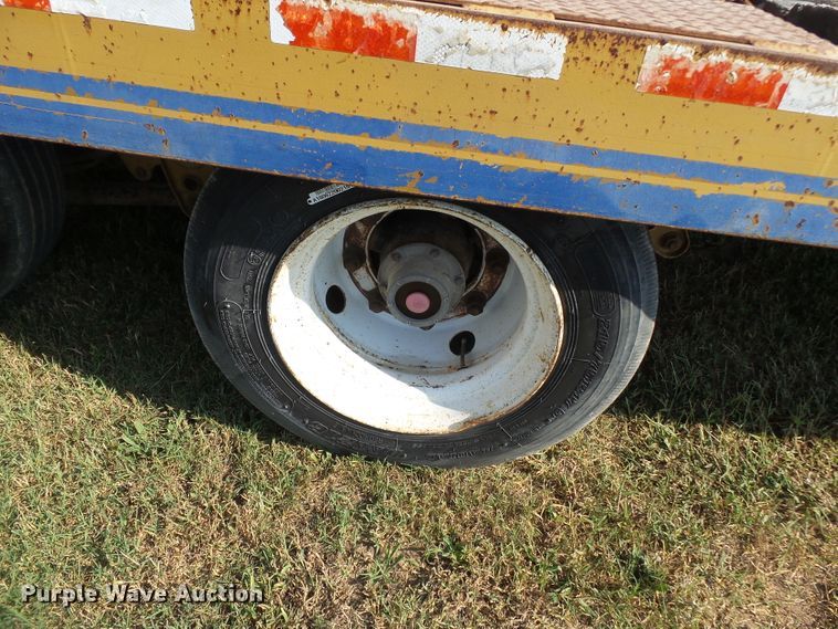 image for item DE7996 2007 Eager Beaver 20XPT equipment trailer