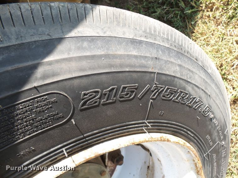 image for item DE7996 2007 Eager Beaver 20XPT equipment trailer