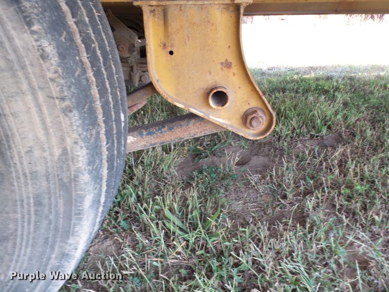 image for item DE7996 2007 Eager Beaver 20XPT equipment trailer