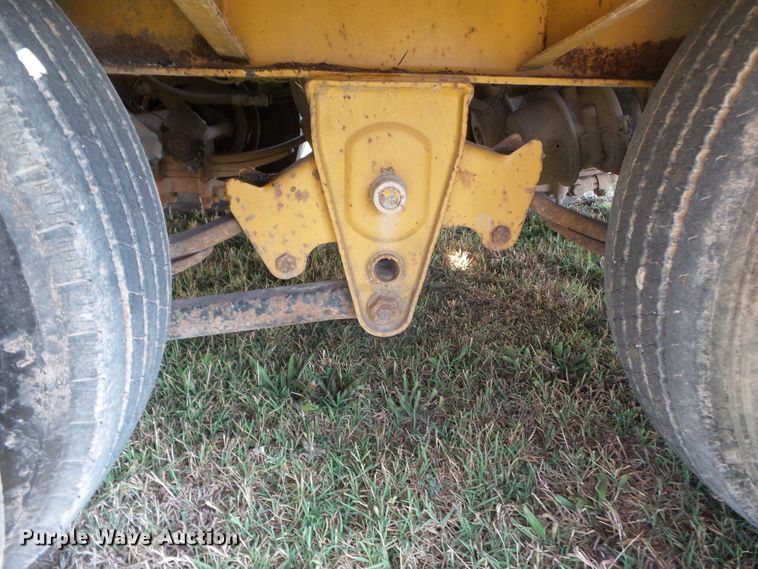 image for item DE7996 2007 Eager Beaver 20XPT equipment trailer