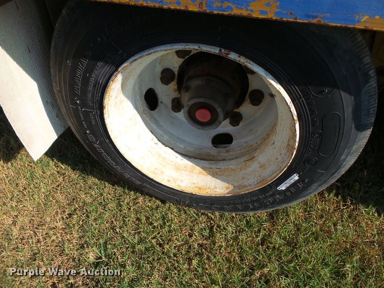 image for item DE7996 2007 Eager Beaver 20XPT equipment trailer