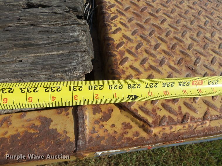 image for item DE7996 2007 Eager Beaver 20XPT equipment trailer