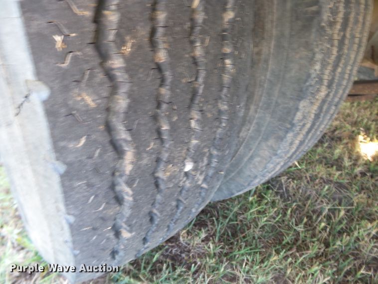 image for item DE7996 2007 Eager Beaver 20XPT equipment trailer