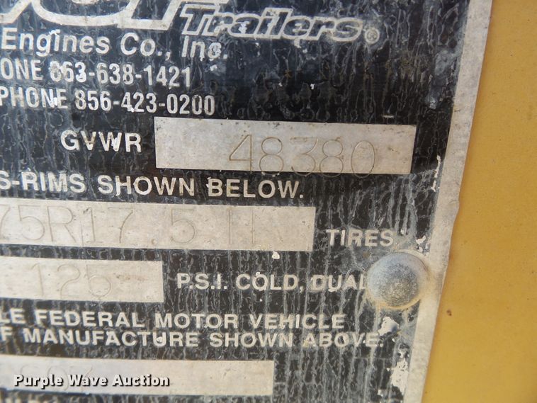 image for item DE7996 2007 Eager Beaver 20XPT equipment trailer