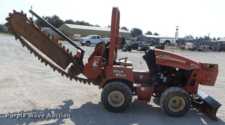 image for item DE7998 2006 Ditch Witch RT45 trencher