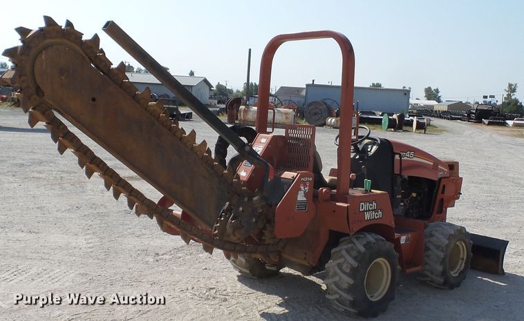 image for item DE7998 2006 Ditch Witch RT45 trencher