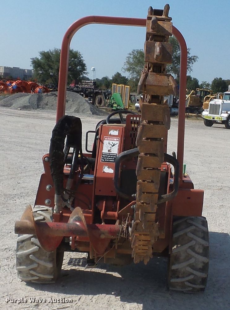 image for item DE7998 2006 Ditch Witch RT45 trencher