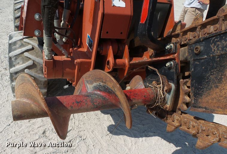 image for item DE7998 2006 Ditch Witch RT45 trencher