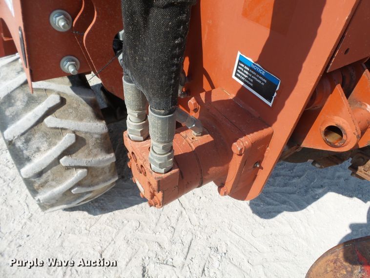 image for item DE7998 2006 Ditch Witch RT45 trencher