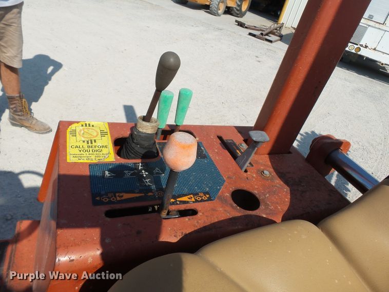 image for item DE7998 2006 Ditch Witch RT45 trencher