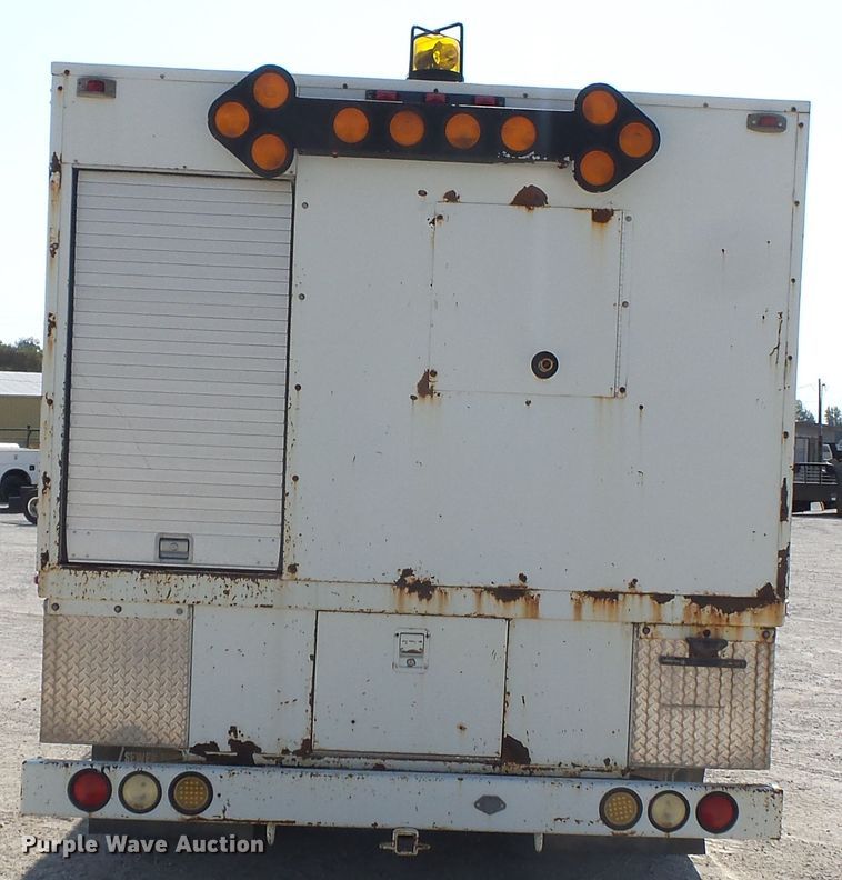 image for item DE7999 2002 International 4900 sewer jetter truck