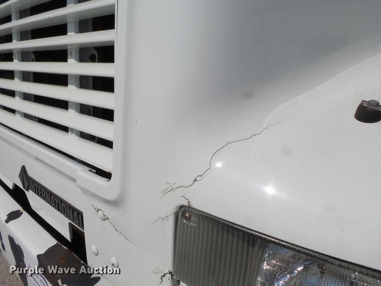 image for item DE7999 2002 International 4900 sewer jetter truck