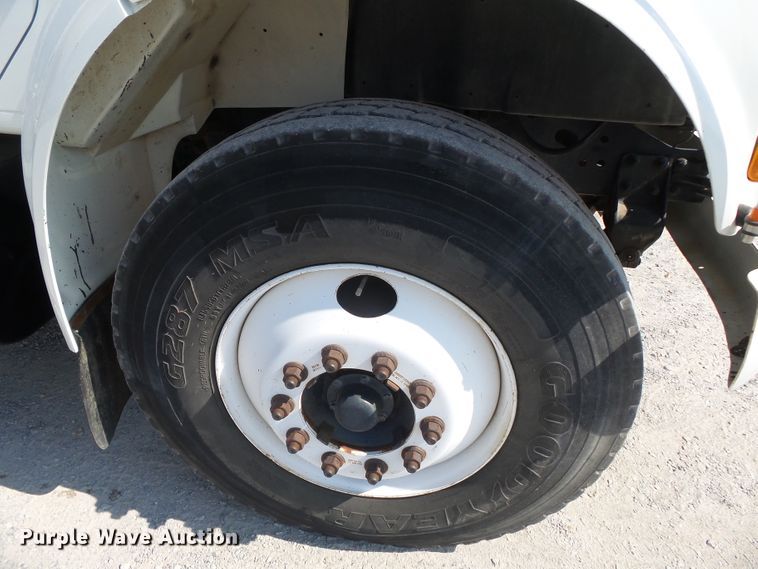 image for item DE7999 2002 International 4900 sewer jetter truck