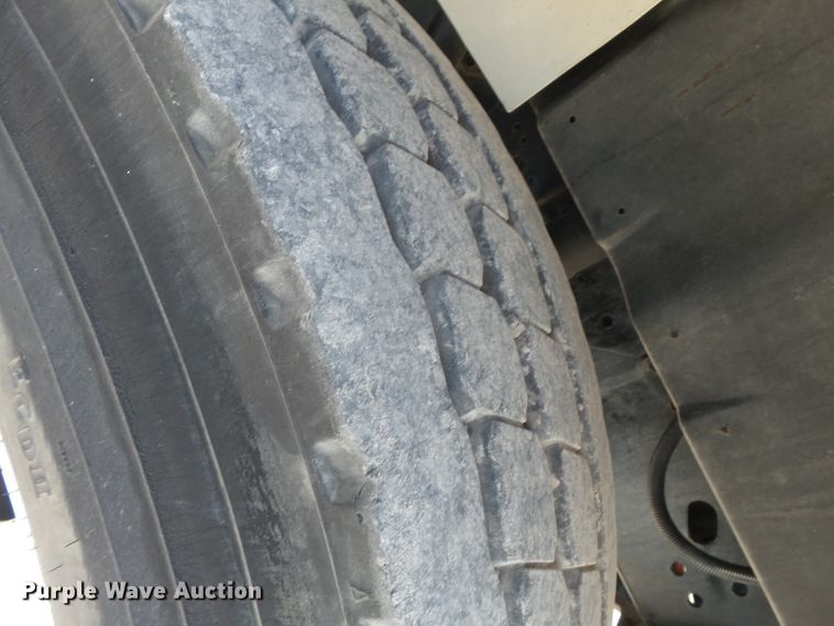 image for item DE7999 2002 International 4900 sewer jetter truck