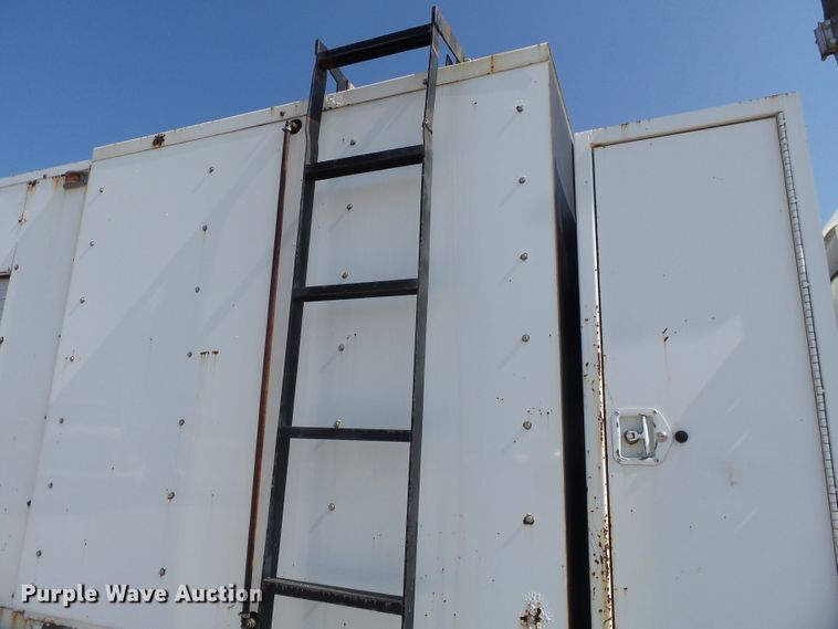 image for item DE7999 2002 International 4900 sewer jetter truck