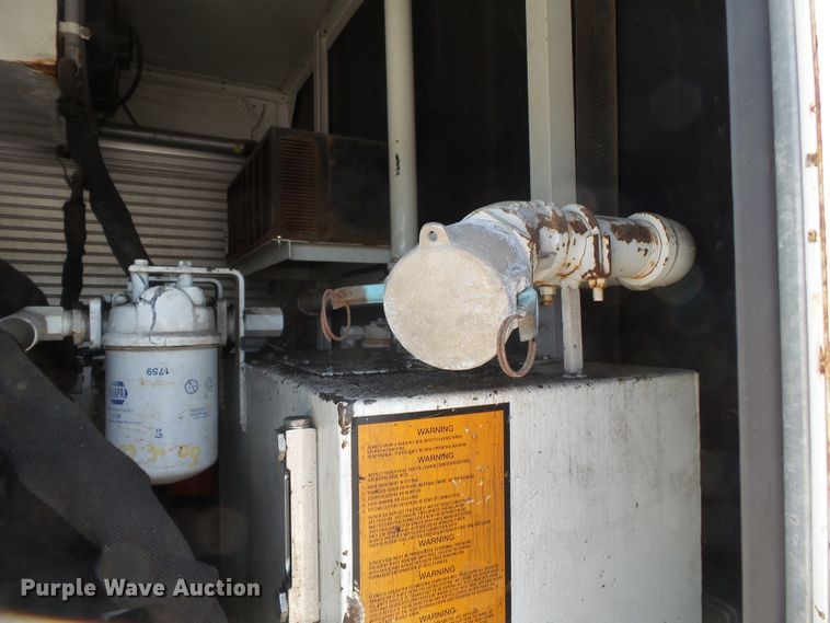 image for item DE7999 2002 International 4900 sewer jetter truck