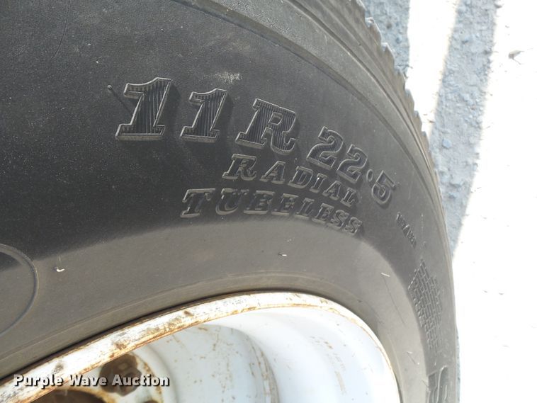 image for item DE7999 2002 International 4900 sewer jetter truck