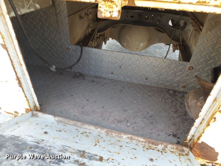 image for item DE7999 2002 International 4900 sewer jetter truck