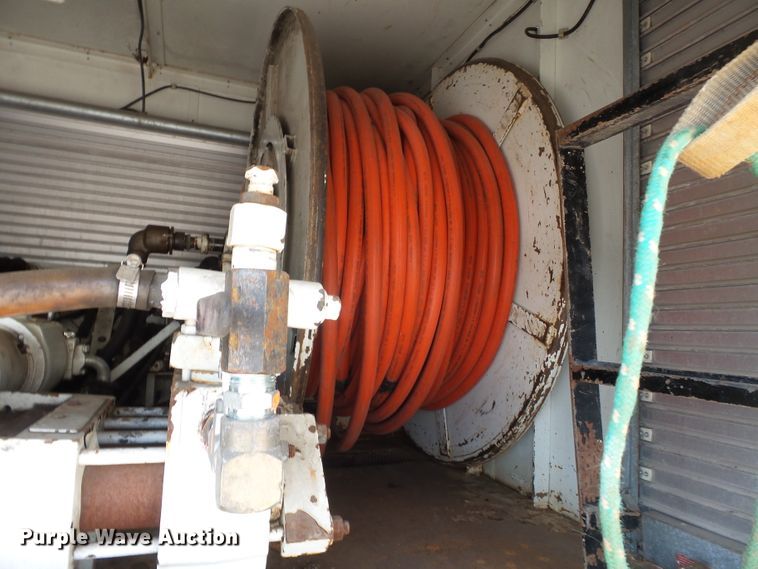 image for item DE7999 2002 International 4900 sewer jetter truck