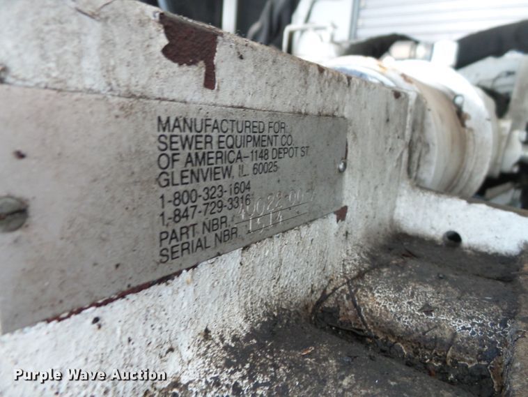 image for item DE7999 2002 International 4900 sewer jetter truck