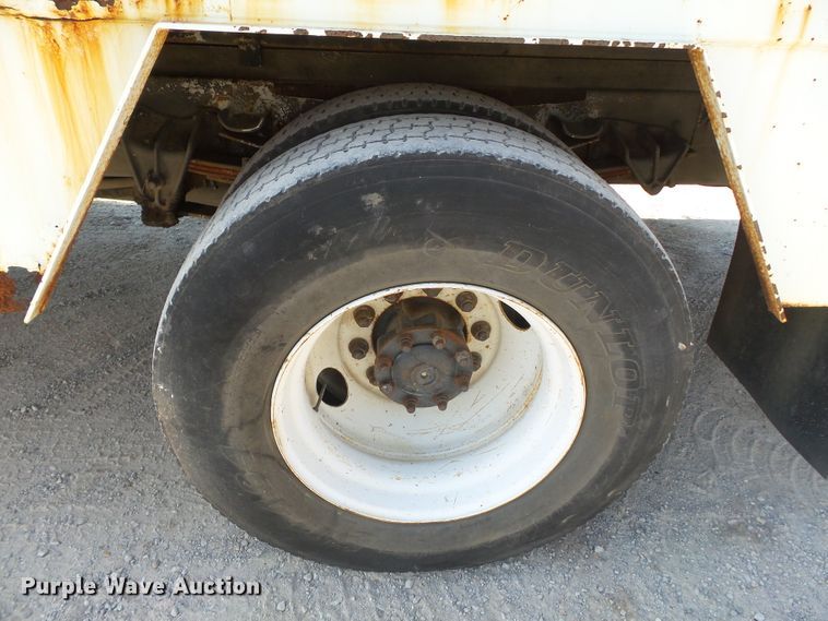 image for item DE7999 2002 International 4900 sewer jetter truck