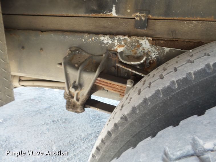 image for item DE7999 2002 International 4900 sewer jetter truck