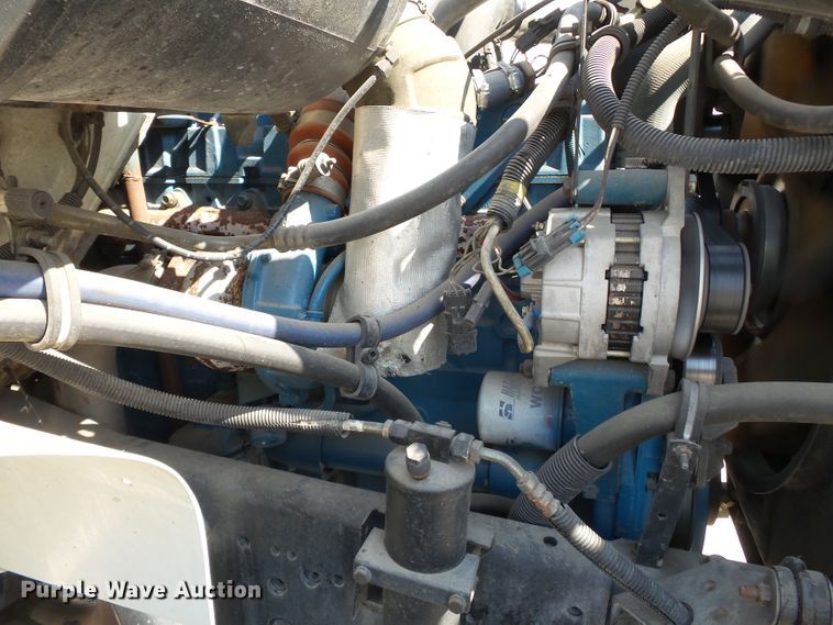 image for item DE7999 2002 International 4900 sewer jetter truck