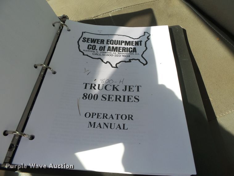 image for item DE7999 2002 International 4900 sewer jetter truck