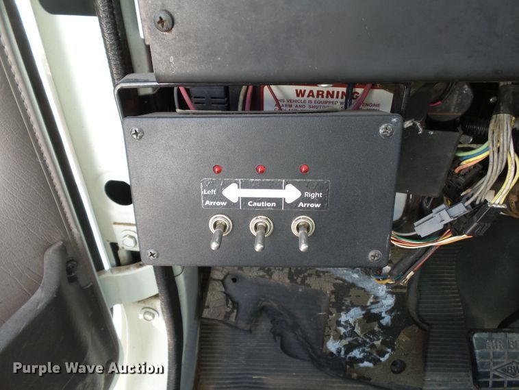 image for item DE7999 2002 International 4900 sewer jetter truck