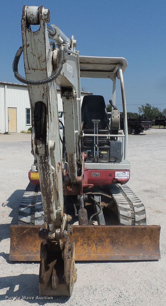 image for item DE8000 2006 Takeuchi TB135 mini excavator