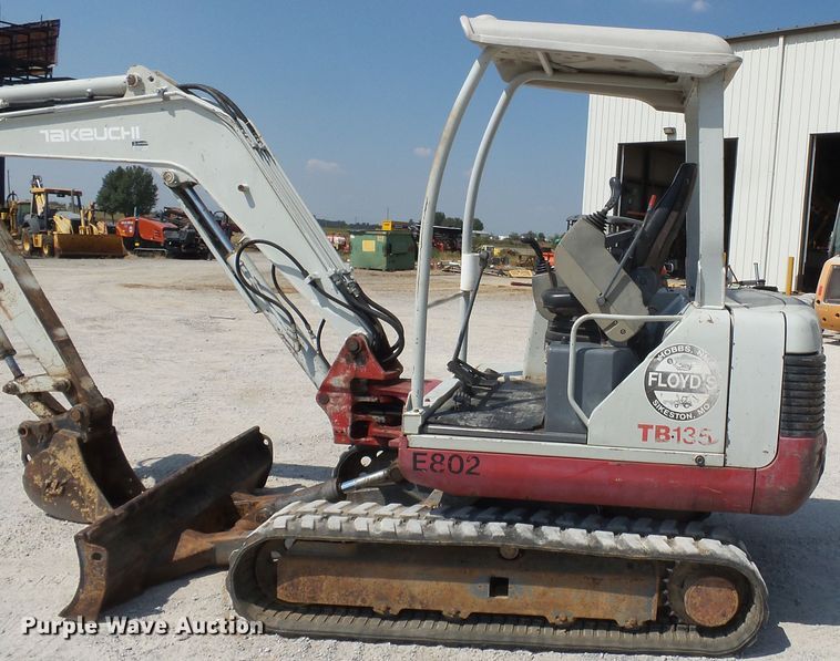 image for item DE8000 2006 Takeuchi TB135 mini excavator