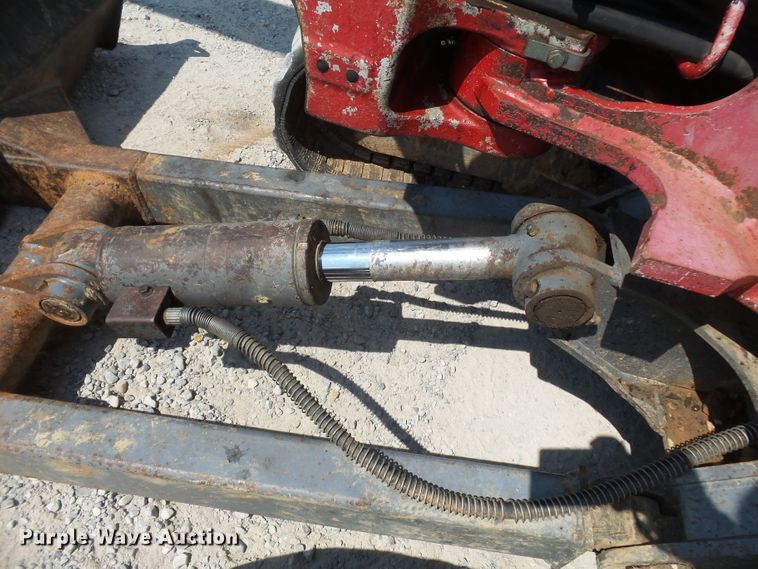 image for item DE8000 2006 Takeuchi TB135 mini excavator