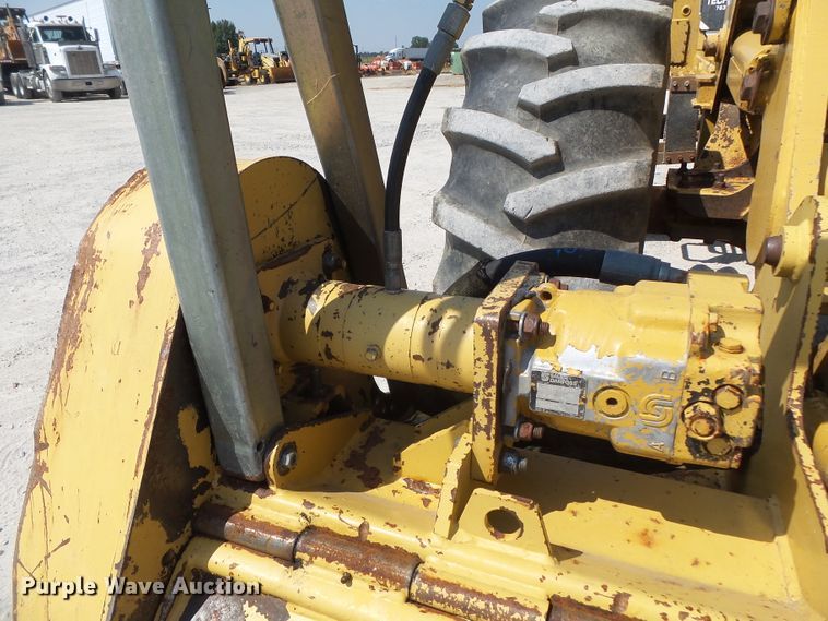 image for item DE8001 2006 Hydro Ax 421E mulcher