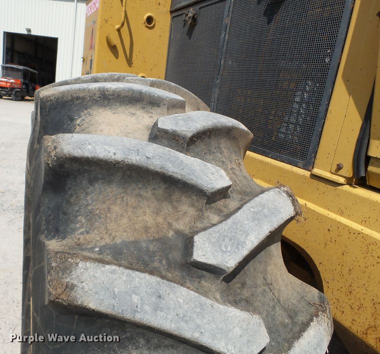 image for item DE8001 2006 Hydro Ax 421E mulcher