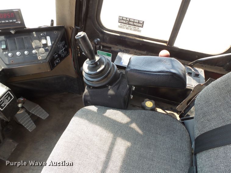 image for item DE8001 2006 Hydro Ax 421E mulcher