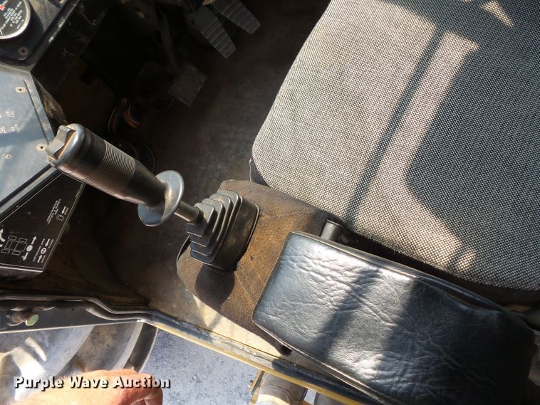 image for item DE8001 2006 Hydro Ax 421E mulcher