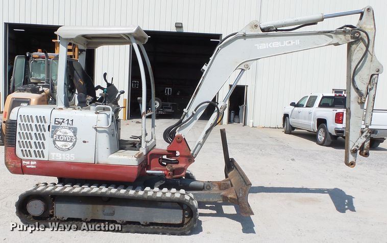 image for item DE8002 2005 Takeuchi TB135 mini excavator