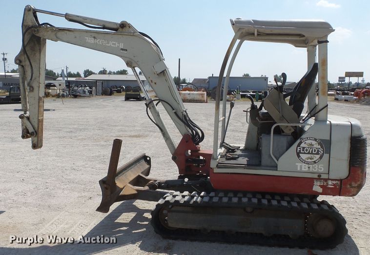 image for item DE8002 2005 Takeuchi TB135 mini excavator