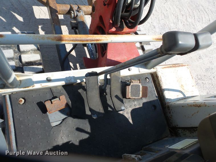 image for item DE8002 2005 Takeuchi TB135 mini excavator