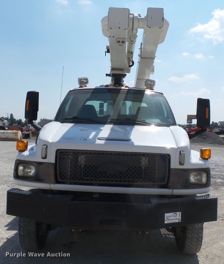 image for item DE8003 2009 Chevrolet C5500 bucket truck