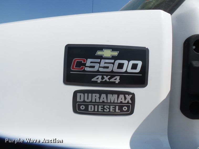 image for item DE8003 2009 Chevrolet C5500 bucket truck